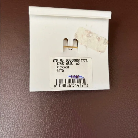 Turquoise Flower Brooch - Picture 3 of 3